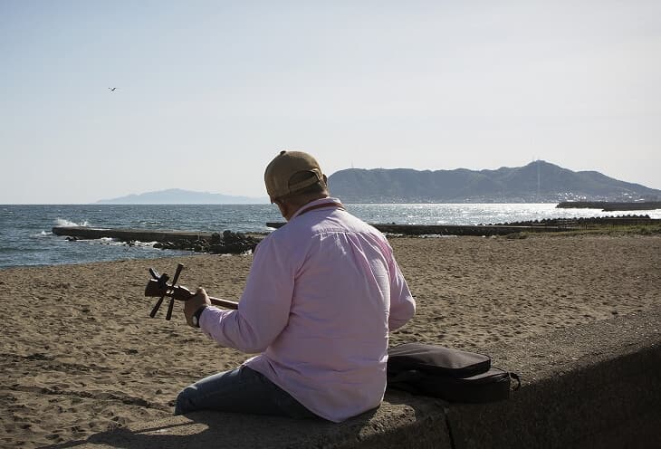 湯の川の海岸沿い